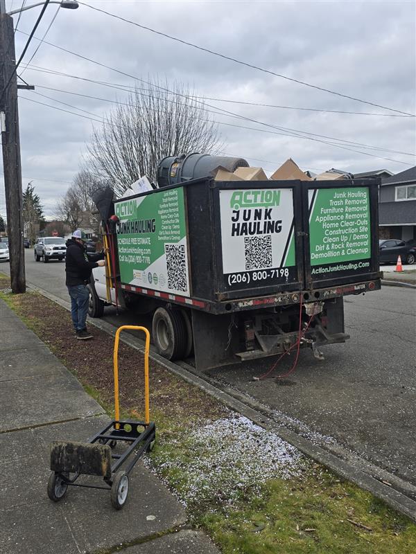 Professional Estate Cleanouts Ensure Properties Are Cleared Quickly With Minimal Customer Stress